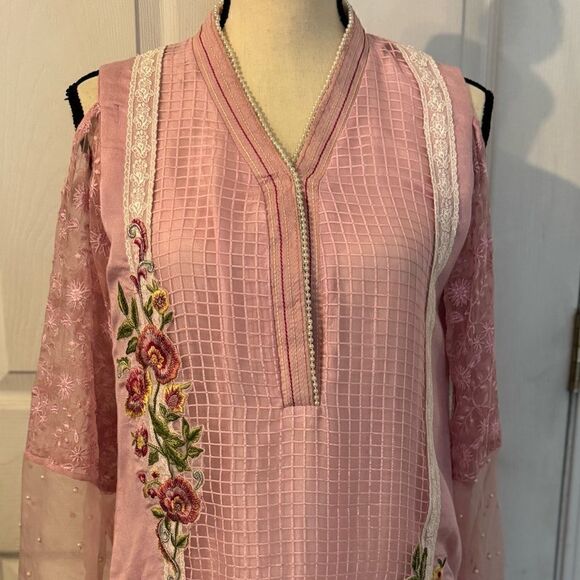 JEEM PAKISTANI DESIGNER AUTHENTIC FLORAL PEARL APPLIQUÉ DRESS - Picture 6 of 6